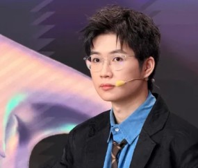 开云赛事运营官方-久诚发文：谁又不释怀不原谅呢？久龙回复：诚哥还没怀吗？