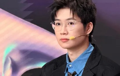 开云赛事运营官方-久诚发文：谁又不释怀不原谅呢？久龙回复：诚哥还没怀吗？